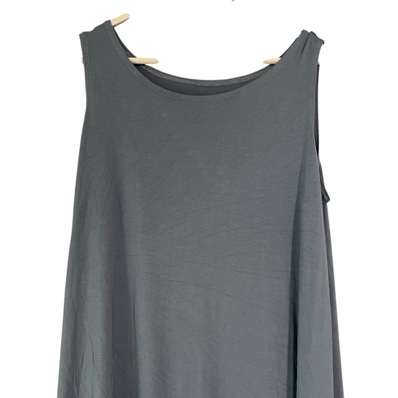 LOGO tank Flowy Sleeveless Top with Ruffle Hem 1x - Picture 2 of 6